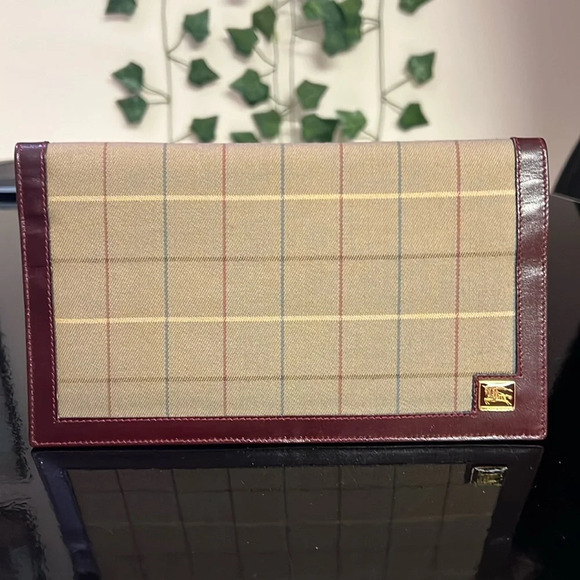 Vintage Burberry fold over wallet - Picture 1 of 9